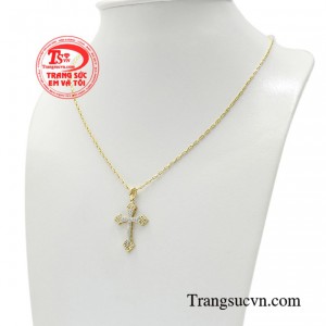 Với bộ trang sức này bạn có thể tự do phối hợp cùng nhiều bộ đồ khác nhau.