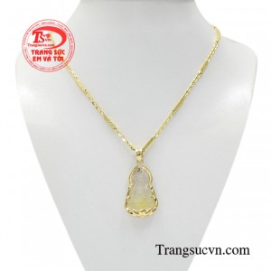 Bộ quan âm thạch anh hiền từ được sử dụng như một món đồ mang lại may mắn cho người đeo.