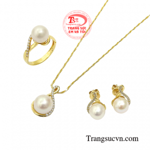 Trang sức ngọc trai chứa đựng nhiều ý nghĩa phong thủy đồng thời cũng đậm chất giá trị truyền thống.