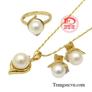 Trang sức ngọc trai chứa đựng nhiều ý nghĩa phong thủy đồng thời cũng đậm chất giá trị truyền thống. 