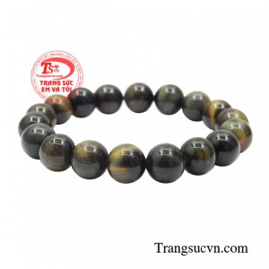 Đá mắt hổ được chế tác thành chuỗi tay giúp thuận tiện khi mang bên người.