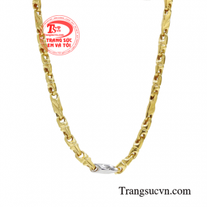 Chiếc dây chuyền này cũng giúp cho nam giới tạo được nét riêng trong phong cách thời trang bản thân.