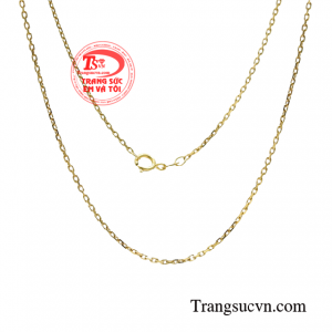 Hơn nữa, đối với nữ giới thì trang sức vàng vẫn là món phụ kiện quan trọng mà bất kỳ ai cũng muốn sở hữu.