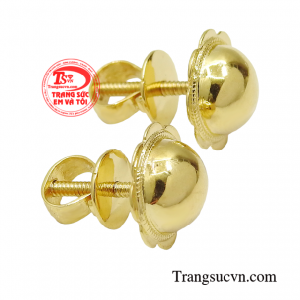 Hoa tai vàng ánh dương đang là xu hướng thời trang hiện đại giúp mọi cô gái trở nên thu hút trong mắt người đối diện.