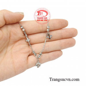 Lắc chân vàng trắng yêu kiều bảo hành uy tín.