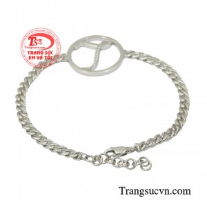 Chiếc lắc tay như thay lời nhắn gửi yêu thương đến nửa kia của bạn.