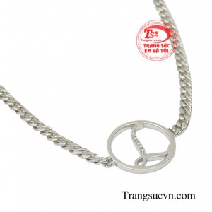 Đây cũng là sản phẩm được khách hàng đặt thiết kế riêng biệt để làm món quà bất ngờ dành tặng người thân.