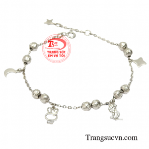 Lắc tay vàng trắng nữ giới mang diện mạo xinh xắn mà còn thể hiện tinh thần phóng khoáng và tươi trẻ.