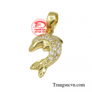 Chính bởi ý nghĩa đó mà người ta thường tặng cho nhau những món quà với biểu tượng cá heo như một lời chúc đầy ấm áp về niềm vui, sức khỏe và hạnh phúc.