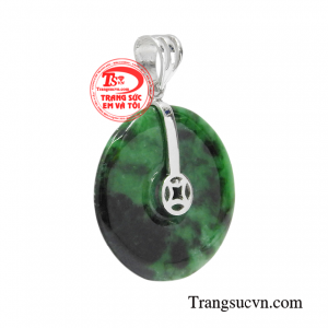 Bởi chúng có thể đem đến những điều may mắn, tốt lành cho người chủ nhân hợp mệnh.