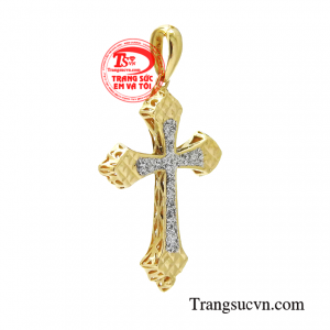 Chiếc mặt dây thánh giá là đức tin mà họ dành cho đạo công giáo. 