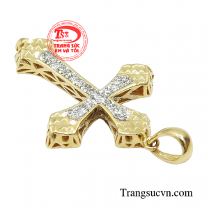 Sự dụng mặt dây thánh giá cũng như là một cách để thể hiện lòng tin về tôn giáo. 