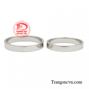 Đôi nhẫn cưới này đáp ứng đủ các tiêu chí mà bất kể cặp cô dâu chú rể nào cũng phải hài lòng. 