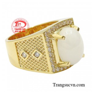 Nhẫn nam sapphire là biểu tượng của sự toàn vẹn, giàu có và phú quý.