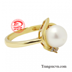 Trang sức ngọc trai có thể gắn bó suốt cuộc đời người sở hữu hoặc trở thành tặng phẩm trang trọng được truyền lại cho thế hệ sau. 