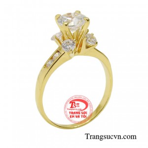 Nhẫn nữ ánh hào quang là vẻ đẹp kiêu sa thuần khiết mà bất cứ cô gái nào cũng muốn có.