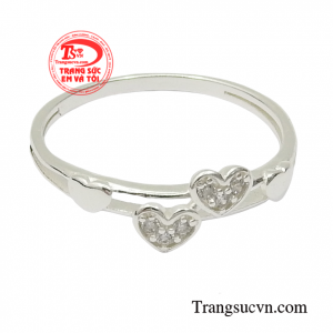 Hiểu được điều đó trang sức Em và Tôi cung cấp các sản phẩm nhẫn nữ bạc chất lượng, độc đáo và thời thượng để đáp ứng nhu cầu của khách hàng hiện nay.