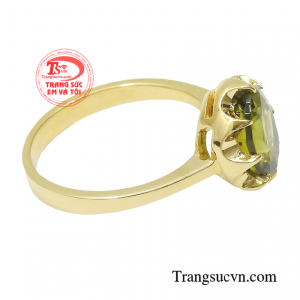 Không chỉ thế, viên đá màu xanh này còn mang đến nhiều lợi ích về sức khỏe, tài lộc. 