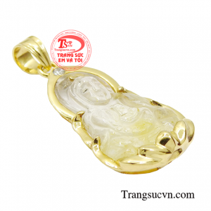 Không những vậy sản phẩm còn được sử dụng đá thạch anh tóc để tăng vận khí thu hút năng lượng tích cực của người đeo. 