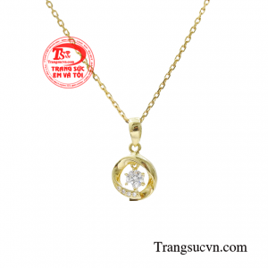 Với bộ sản phẩm này phái đẹp sẽ luôn nổi bật và thu hút giữa đám đông. 