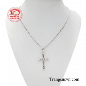 Bộ dây thánh giá vàng thời trang là món bảo vật mang ý nghĩa tâm linh sâu sắc đối với người theo đạo.