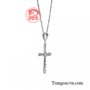 Đây cũng là món trang sức có giá trị mãnh liệt đối với người theo đạo công giáo.