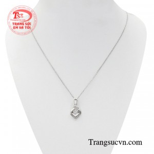 Bộ mặt nữ vàng trắng hiện đại mang lại sự sang trọng, tinh tế và dịu dàng cho các quý cô.