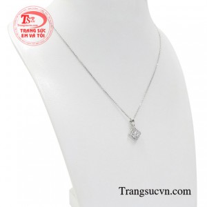 Thiết kế sáng tạo mang lại sự sang trọng, tinh tế và dịu dàng cho các cô gái.