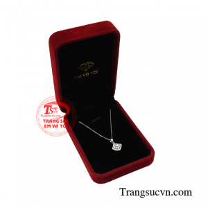 Bộ mặt nữ vàng trắng thời trang