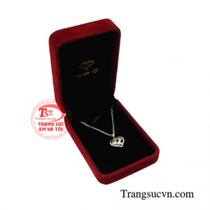 Bộ mặt nữ vàng trắng trái tim