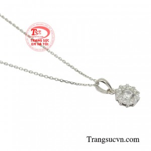 Bộ mặt nữ vàng trắng trẻ trung đảm bảo chất lượng.