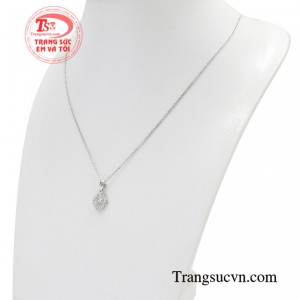 Bộ trang sức sẽ là sự lựa chọn hoàn hảo cho những cô nàng yêu thích nét nhẹ nhàng, duyên dáng.