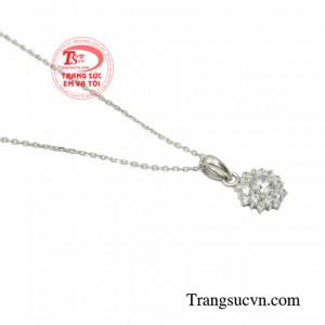 Bộ mặt dây dành cho nữ giới thanh toán an toàn.