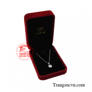 Bộ mặt nữ vàng trắng xinh xắn