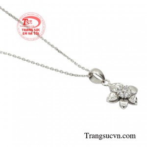 Bộ mặt nữ vàng trắng yêu kiều bảo hành chu đáo.