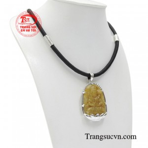 Đeo bộ sản phẩm này bên người giúp tâm bạn sẽ luôn được bình an, công việc thuận buồm xuôi gió, gia đình yên vui, hạnh phúc. 