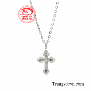 Bộ dây thánh giá sẽ là món trang sức đem lại may mắn và sự tự tin cho cuộc sống.