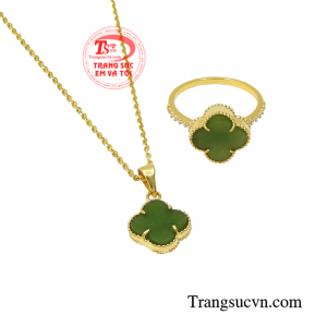 Đây cũng chính là món quà đầy ý nghĩa để dành tặng những dịp lễ tết với lời chúc an khang và thịnh vượng.