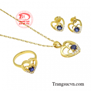 Một quý cô sang trọng sẽ không thể nào thiếu những món trang sức phụ kiện cao cấp.