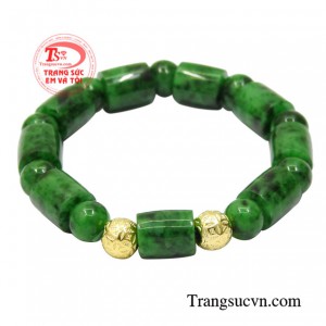 Chuỗi tay cẩm thạch charm vàng là sự kết hợp độc đáo giữa ngọc cẩm thạch thiên nhiên và vàng 10k chạm khắc tinh tế.