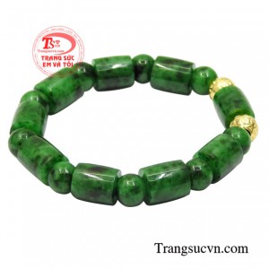 Sản phẩm tôn lên vẻ trang nhã và quý phái cho các quý bà.