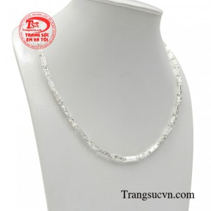 Không chỉ vậy trang sức bạc còn có tác dụng cải thiện sức khỏe cho người dùng. 