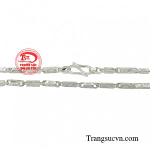 Vì thế các chàng trai nên có cho mình một chiếc dây chuyền bạc để bảo vệ sức khỏe cũng như giúp mình trở nên thu hút hơn trong mắt phái đẹp.