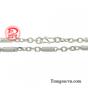 Đây chắc chắn là món trang sức bạn nhất định không thể bỏ qua.