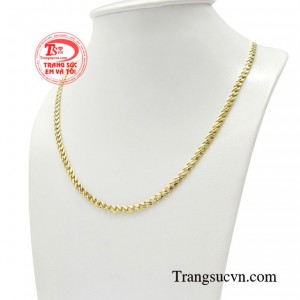 Bởi khi đeo trang sức như một cách để bộc lộ sở thích, gu thẩm mỹ cũng như tính cách của mỗi người. 