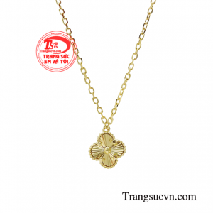 Chiếc dây chuyền sẽ mang đến sự tự tin và xinh đẹp dù trong bất kỳ hoàn cảnh nào.