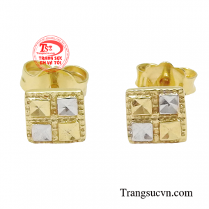 Hoa tai nữ vàng trẻ trung được nhập khẩu Italy mang vẻ đẹp cổ điển nhưng không kém phần thời thượng. 