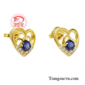 Sản phẩm tạo nên một hình ảnh người phụ nữ đậm chất thơ, tuy nhẹ nhàng nhưng vẫn toát lên được vẻ trẻ trung, trong trẻo và gợi cảm của người phụ nữ.