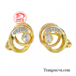 Đặc biệt với đôi bông tai này sẽ giúp gương mặt bạn như được bừng sáng đầy sức sống và gợi cảm.