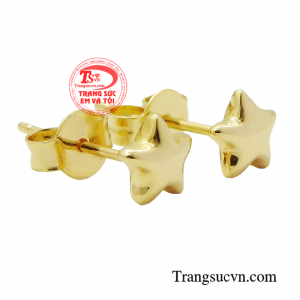 Đôi hoa tai giúp tôn lên nét đẹp nữ tính và duyên dáng. 